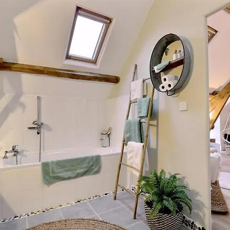 Bed & Breakfast La Bremande Saint-Georges-de-Reintembault